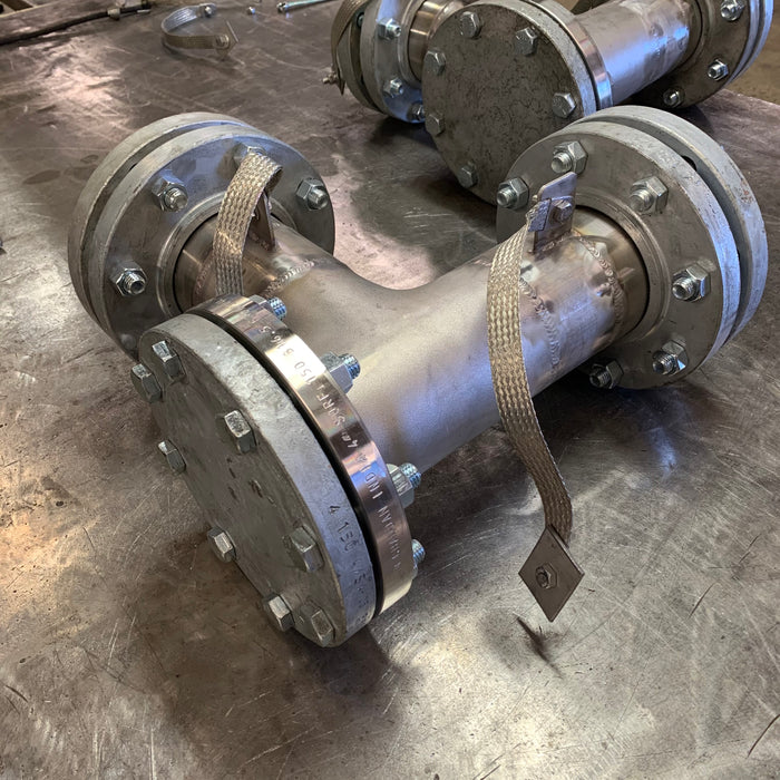 4" Stainless Steel Shock Absorbing Tee Assembly for Sand Systems, 2 Lap Joint Flanges, 1 Blind Flange