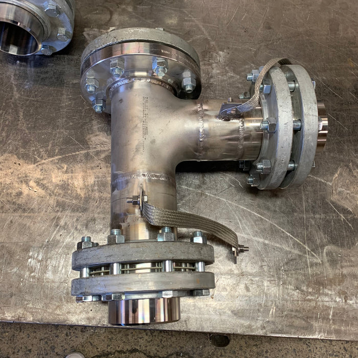 4" Stainless Steel Shock Absorbing Tee Assembly for Sand Systems, 2 Lap Joint Flanges, 1 Blind Flange