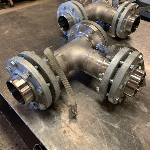 4" Stainless Steel Shock Absorbing Tee Assembly for Sand Systems, 2 Lap Joint Flanges, 1 Blind Flange